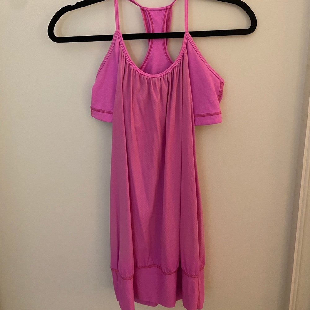 Lululemon workout top (built in bra)